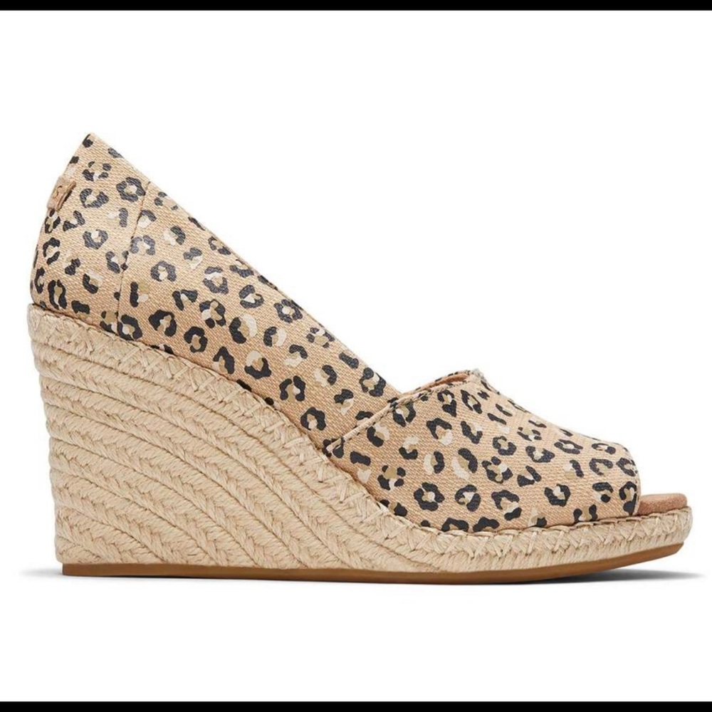 NEVER WORN, NWT Tom’s Michelle Wedge. Size 8.5